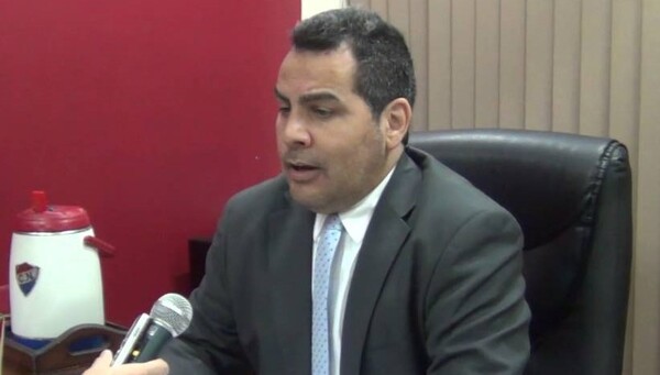 Kronaweter debe dejar el cargo, su minuto de fama ya terminó - La Tribuna