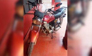 Detienen a un hombre y recuperan moto hurtada