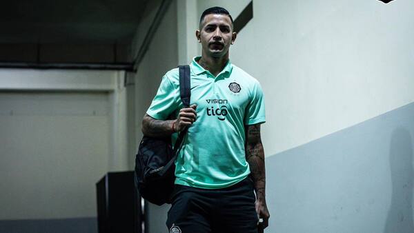 Derlis González concentrará para el duelo copero contra Flamengo