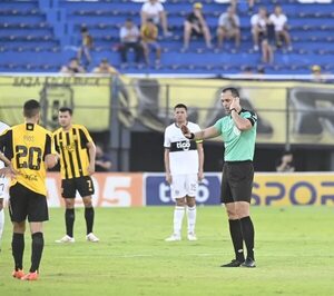 Guaraní denuncia al árbitro y al VAR por el penal sancionado a Moya - Fútbol - ABC Color
