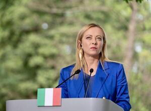 Italia aprobó un impuesto del 40 % sobre los beneficios extraordinarios de los bancos y se desplomaron sus acciones - ADN Digital
