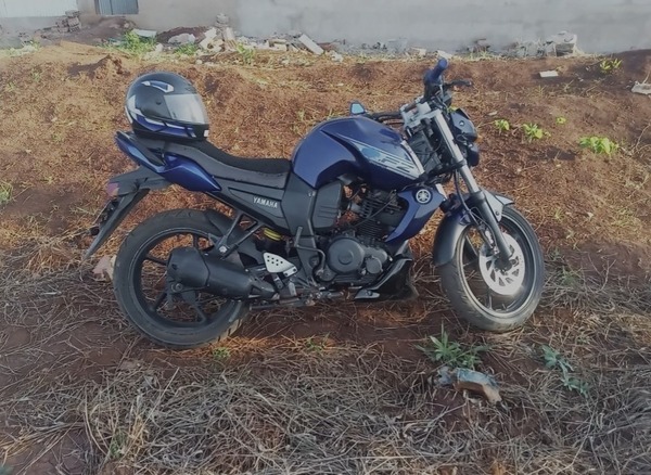 "Vendió" su moto y fue estafado: recibió una mochila con hojas de diario - trece