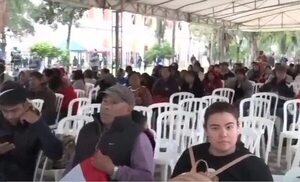 Convenio con la UE: manifestantes “profamilia” se reúnen frente al Congreso pidiendo derogación - Política - ABC Color
