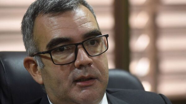 Titular del MEC apunta a políticos "inescrupulosos" por "mentir" sobre acuerdo con UE