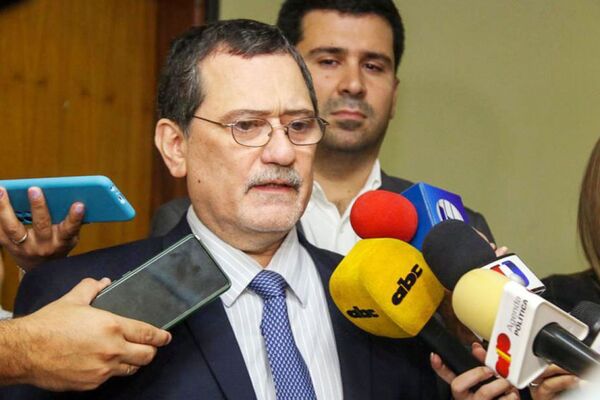 Recurrir a legisladores para ocupar cargos en función pública “no es lo ideal pero se acepta” | 1000 Noticias