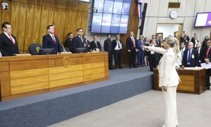 Esposa de Alliana asume como diputada