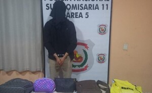 Tres detenidos tras asaltar a estudiante al salir de la universidad