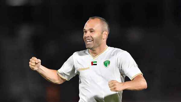 Iniesta lleva su magia a los Emiratos Árabes