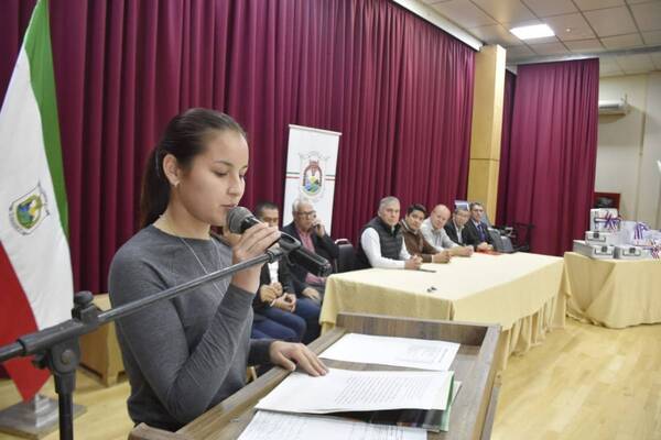 GOBERNACIÓN ENTREGA APORTES ECONÓMICOS A ESTUDIANTES UNIVERSITARIOS E INSTITUCIONES