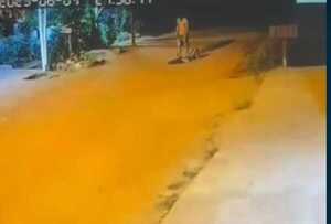 Fiscal imputa a sujeto que fue visto en vídeo golpeando a su madre - Radio Imperio 106.7 FM