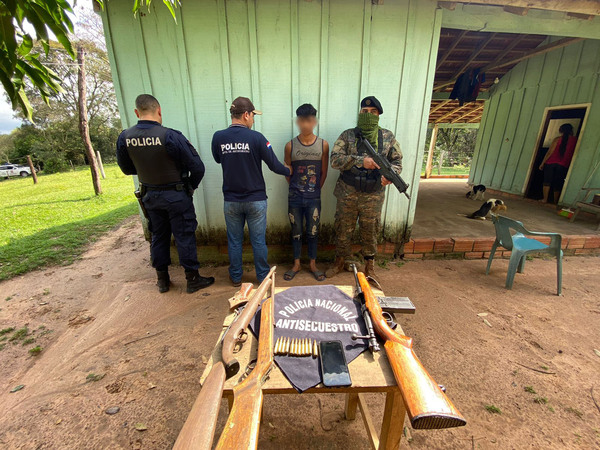 INCAUTAN ARMAS DURANTE ALLANAMIENTO Y DETIENEN A UNA PERSONA - Itapúa Noticias