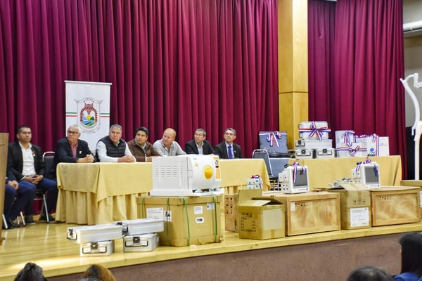 DONAN INSUMOS Y EQUIPAMIENTOS MÉDICOS A HOSPITALES Y USFS DE ITAPÚA