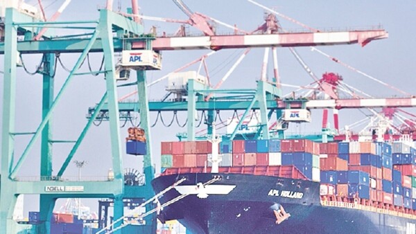 Pese a queja china, EEUU firma pacto comercial con Taiwán