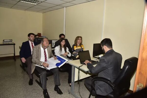 Dan arresto domiciliario a escribana imputada en caso lavado ligado a RGD - Nacionales - ABC Color