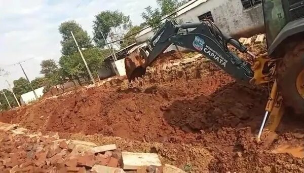 Contratista usó maquinaria de la Municipalidad de Capiatá, pese a cobrar por trabajos - Nacionales - ABC Color