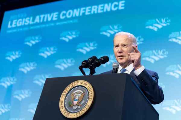 Biden veta inversión de EEUU en sector de alta tecnología de China
