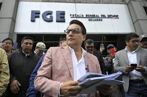 [VIDEO] A la salida de un acto de campaña, matan a candidato a la presidencia de Ecuador