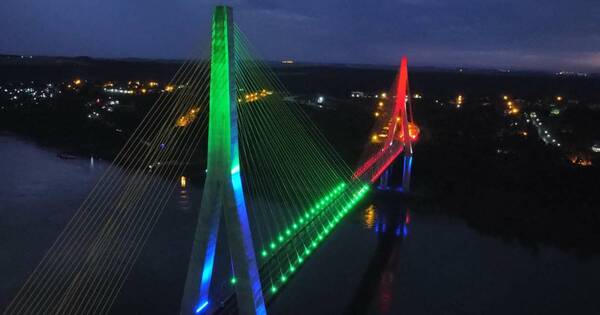 La Nación / Puente de la Integración suma atracción a la región con su lumínica escenográfica