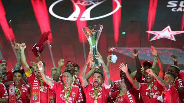 Benfica vence al Porto y gana la Supercopa lusa