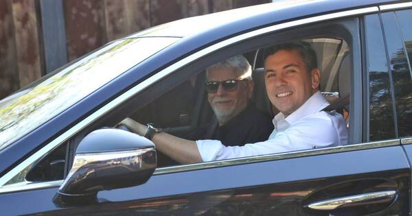 La Nación / “Expresso”: programa especial con Santiago Peña al volante