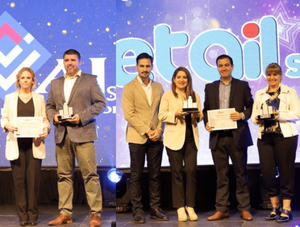 AJ S.A y RETAIL S.A reciben galardones a «Empleadores del Año 2023» · Radio Monumental 1080 AM
