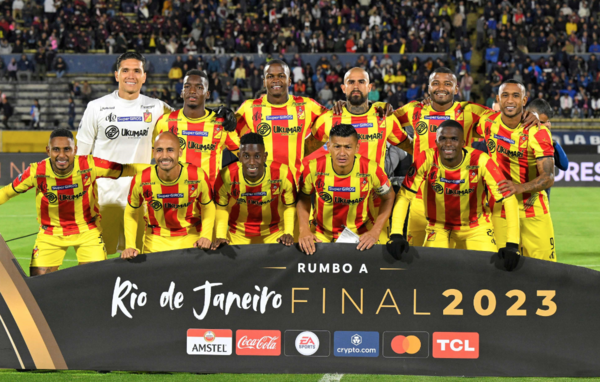 Versus / El Deportivo Pereira de Juan Danilo Santacruz hace historia en la Libertadores