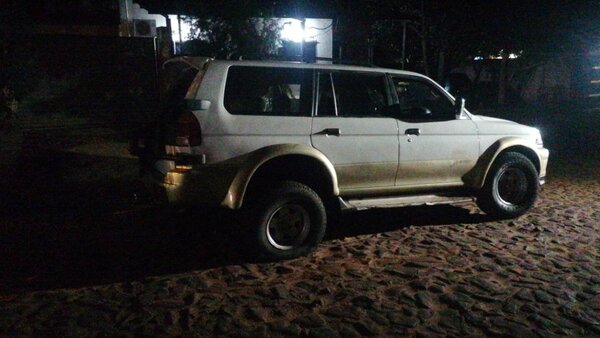 Persecución, tiroteo y detenidos en Ñemby: Policía interceptó una camioneta sospechosa