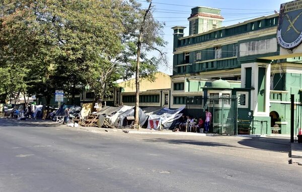 Indígenas de Alto Paraná exigen “tierras de buena calidad” para despejar zona de Artigas - Nacionales - ABC Color