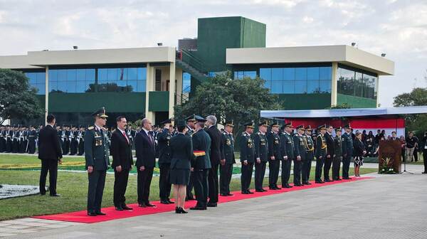 Mandatario participó de celebración de nuevo aniversario del Comando Logístico - .::Agencia IP::.