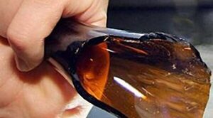 Mujer hiere a su pareja con una botella de vidrio