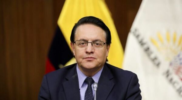 Asesinan al candidato a la presidencia de Ecuador durante evento de campaña