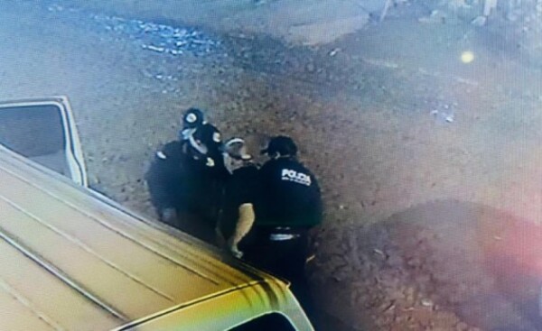 Disfrazados de policías asaltaron a un hombre