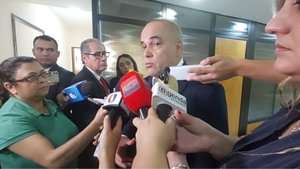 Bachi: “Vamos a sacar 30.000 funcionarios públicos”