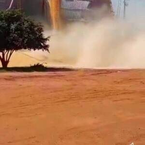 [VIDEO] “Tormenta” de granos crea tormento en un silo: se desplomó feroz estructura