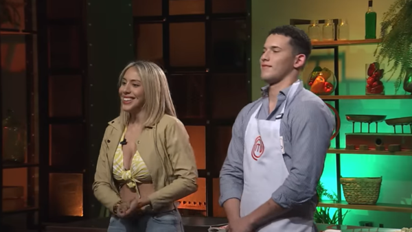 Participante de MasterChef presentó a la modelo Ainara Ávalos como su novia