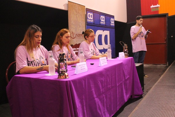 Lampium fusiona denuncia social y tecnología en nueva obra teatral