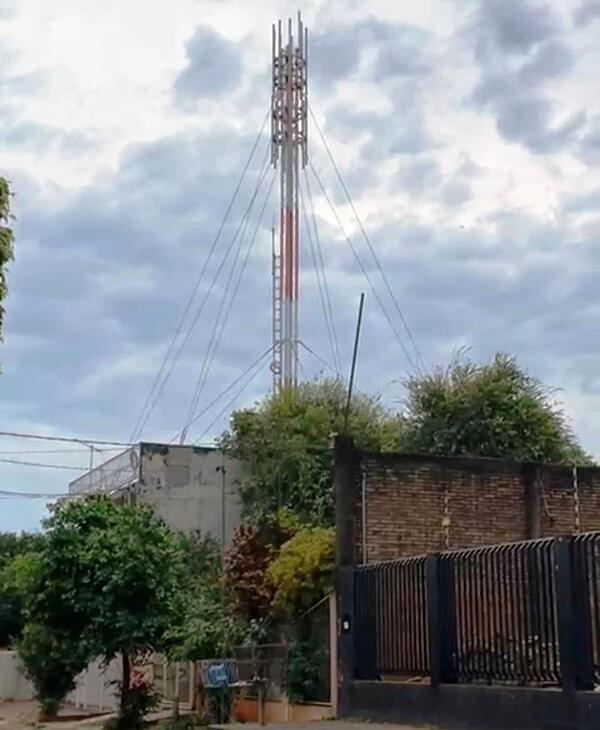 Vecinos presionan para impedir activación de una antena de internet