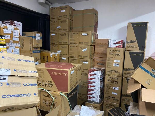 Detienen a policías federales tras ser acusados por desvío de mercaderías incautadas