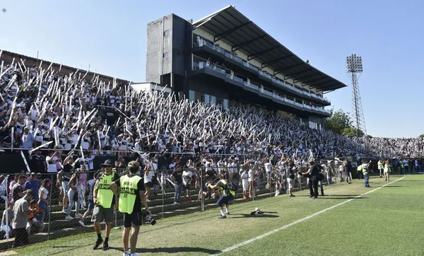 Olimpia deberá indemnizar a hincha que quedó “cuadripléjico” en Para Uno - Noticiero Paraguay