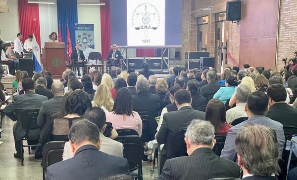 Derecho UNA inauguró sesión del Claustro de Docentes - La Tribuna