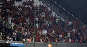 Versus / El exjugador de la Albirroja que fue a apoyar a Flamengo en el Defensores