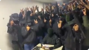 (VIDEO) Cartel de criminales autodenominados “Los lobos” asume asesinato de Villavicencio y amenazan a otro candidato Jan Tópic