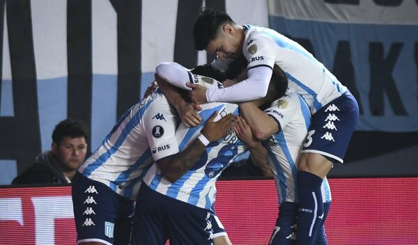 Versus / Racing arrolló al Atlético Nacional para pasar a cuartos de la Libertadores