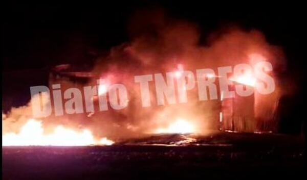 Un galpón se incendia con seis maquinarias agrícolas y camión – Diario TNPRESS