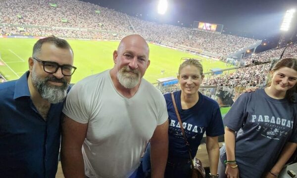 Periodista internacional vino al país a alentar a Olimpia