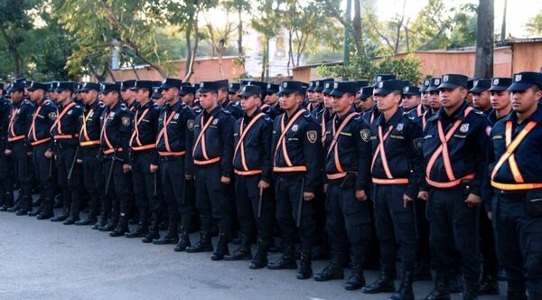 100 % de la Policía acuartelada desde este sábado para traspaso de mando presidencial | 1000 Noticias