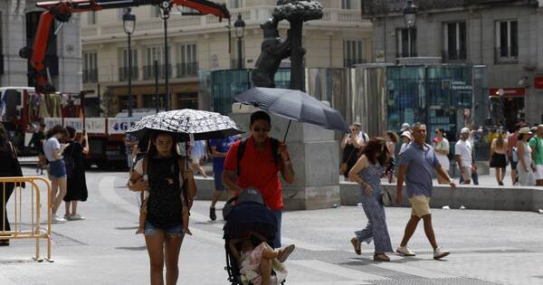 La Nación / Ola de calor con moderado repunte del covid