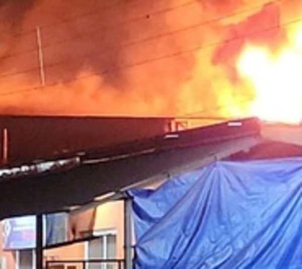 Grave incendio en depósito de combustibles en Nanawa - Paraguay.com