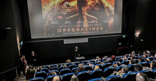 La Nación / Furor en Uruguay por “Oppenheimer” en 35mm