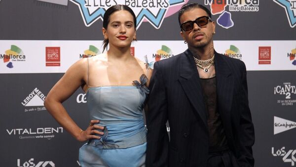 Rauw Alejandro se despide de Rosalía con canción donde niega haber sido infiel